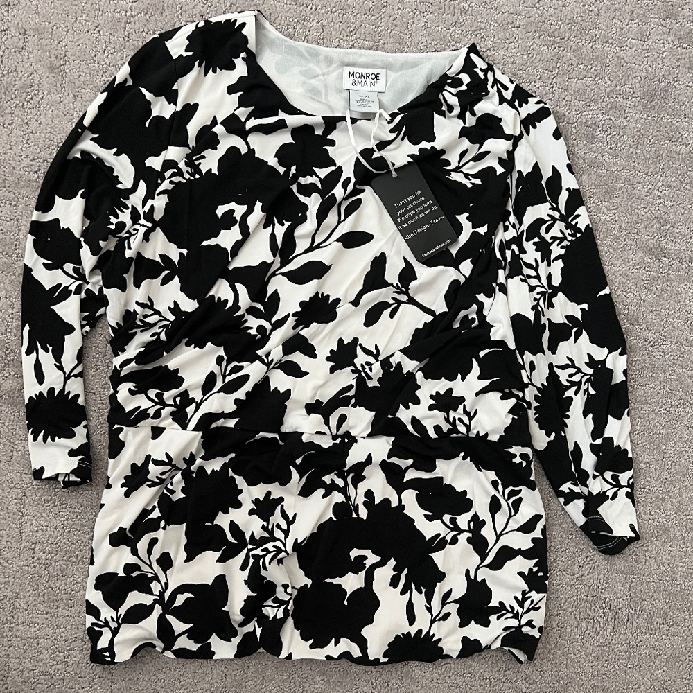 Monroe and Main 3/4 Sleeve Top